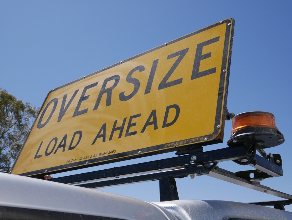 ﻿Oversize Load Ahead﻿