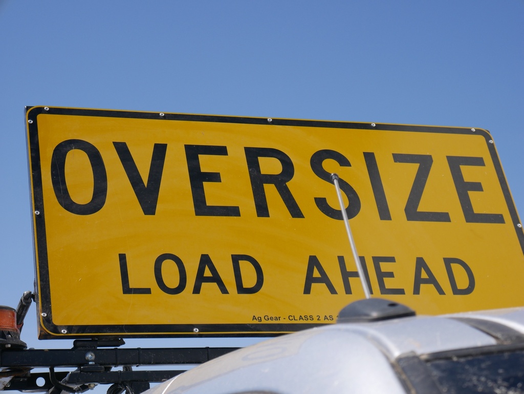 ﻿Oversize Load Ahead﻿